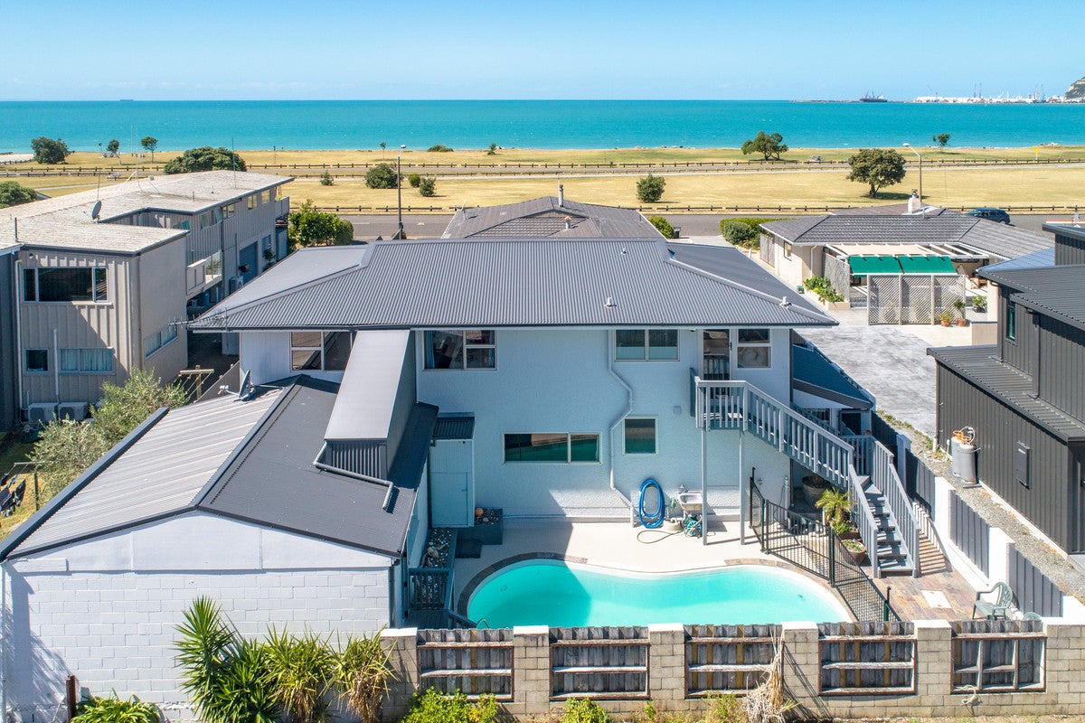 6A THE ESPLANADE, WESTSHORE, NAPIER - Carousel 1