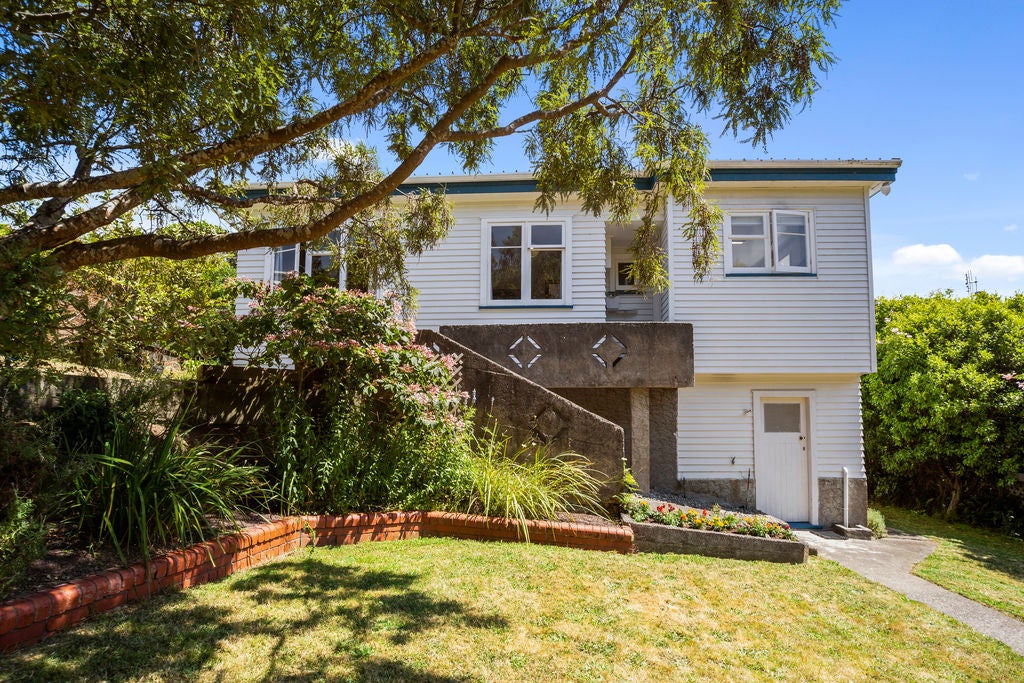 12 Cecil Road, Tawa, Wellington - Carousel 19