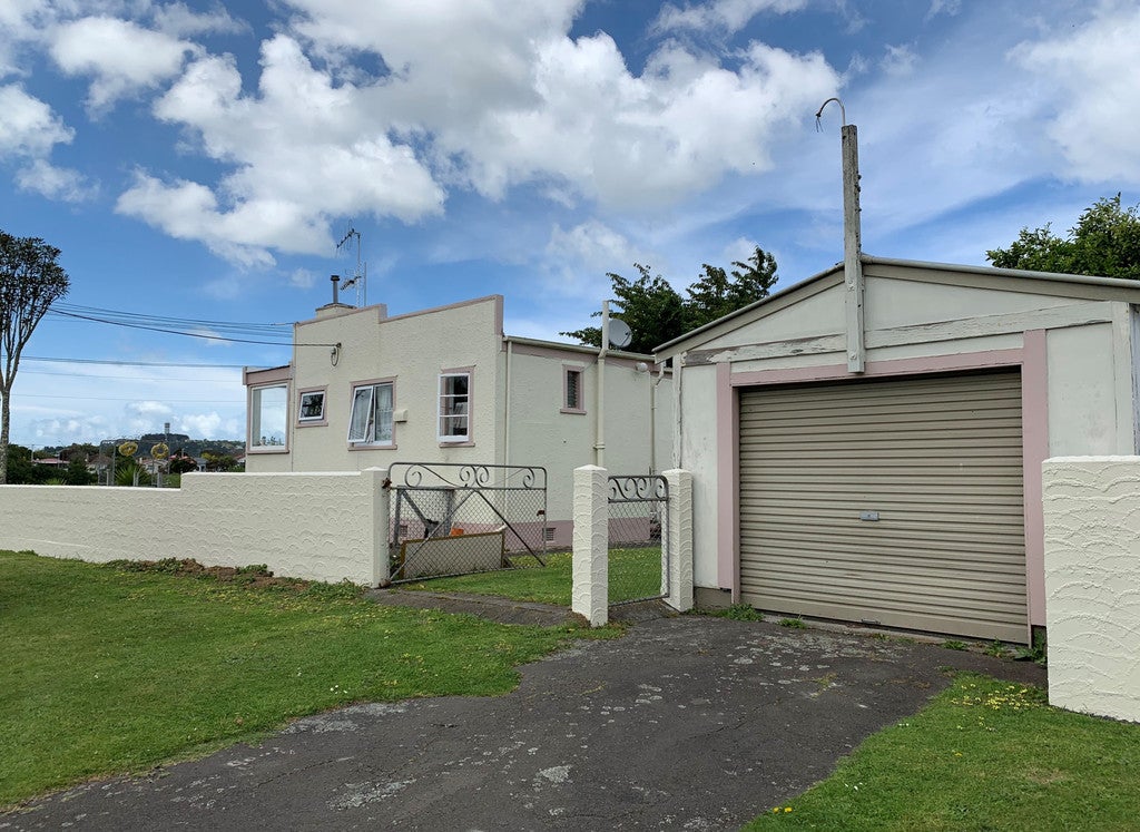 210 Somme Parade, Aramoho, Whanganui - Carousel 13