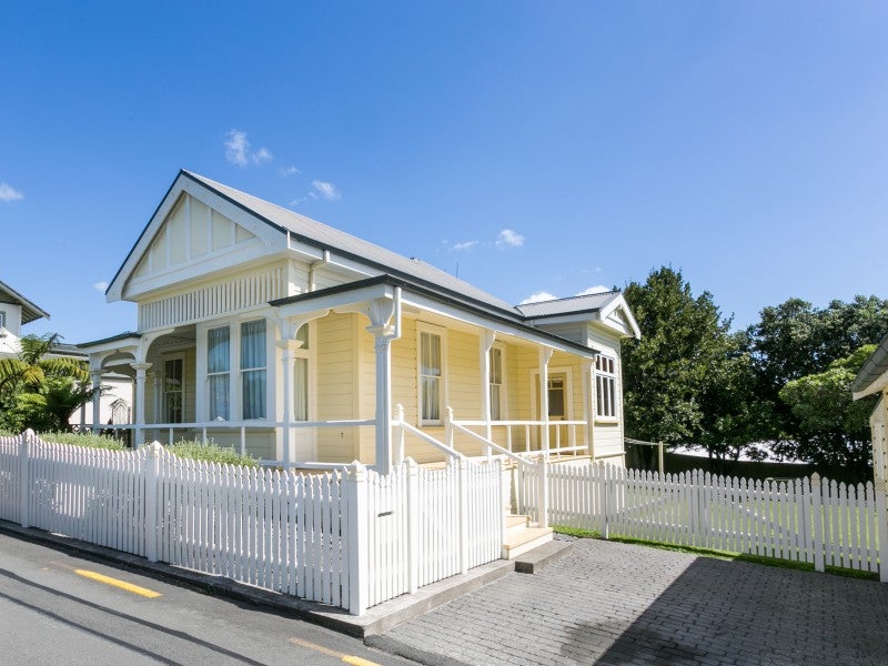 31 Cameron Road, Bluff Hill, Napier - Carousel 20