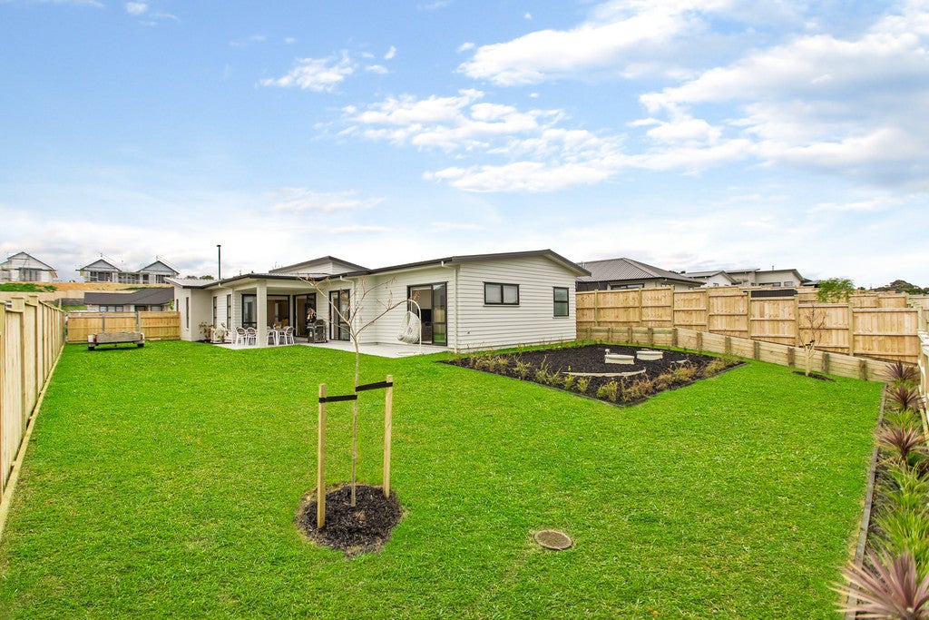 9 Doidge Street, Beachlands, Auckland - Carousel 2