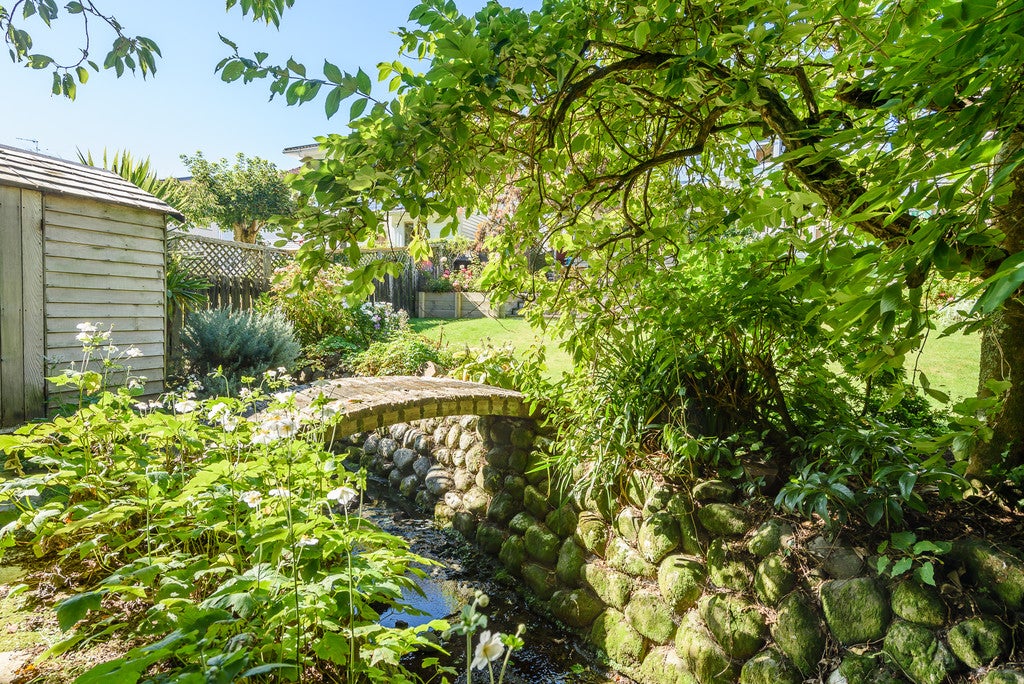 20 Friend Street, Karori, Wellington - Carousel 25