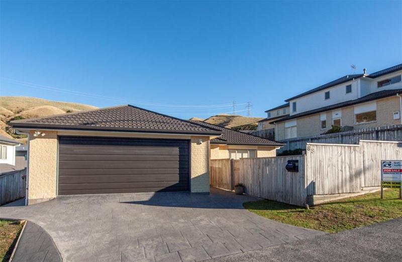 89 Amesbury Drive, Churton Park, Wellington - Carousel 1
