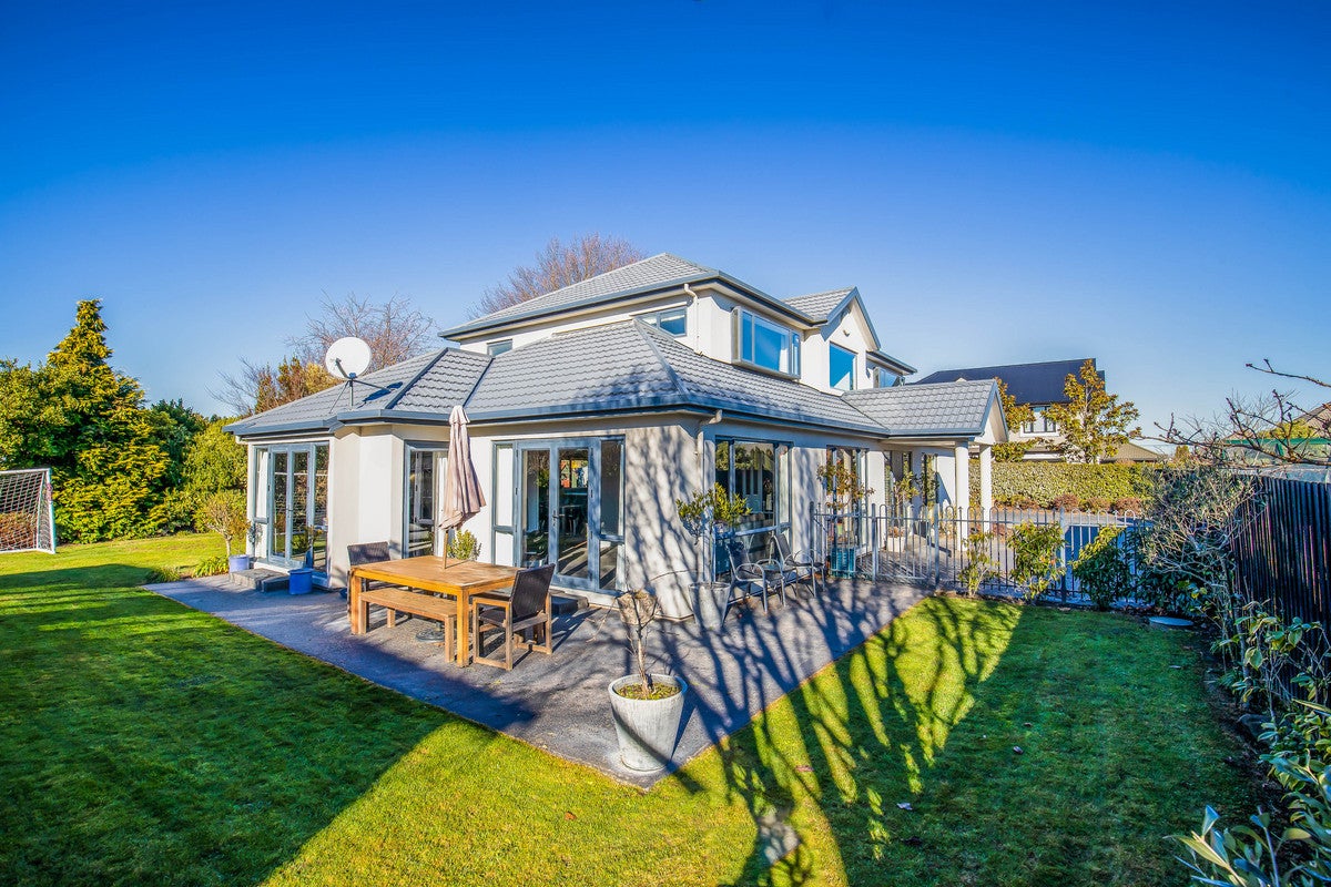15 Ballybrack Place, Casebrook, Christchurch - Carousel 1
