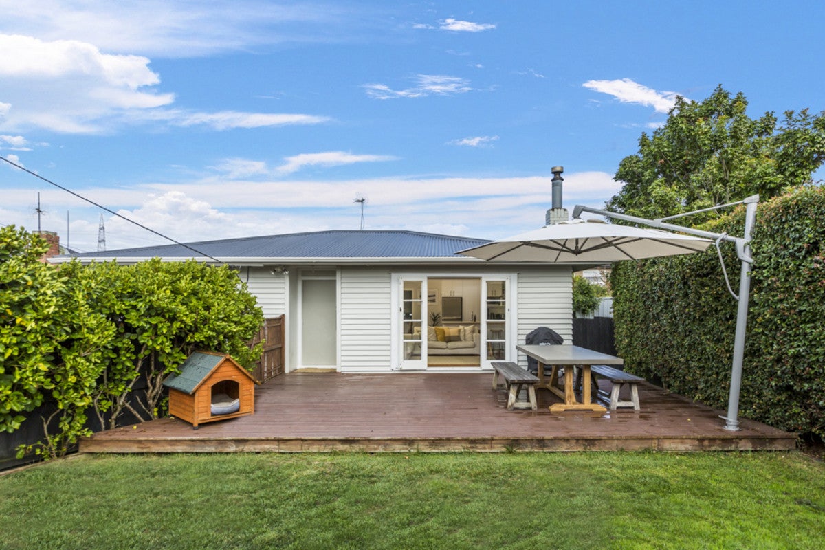 22 Karamu Street, Te Atatu Peninsula, Auckland - Carousel 1