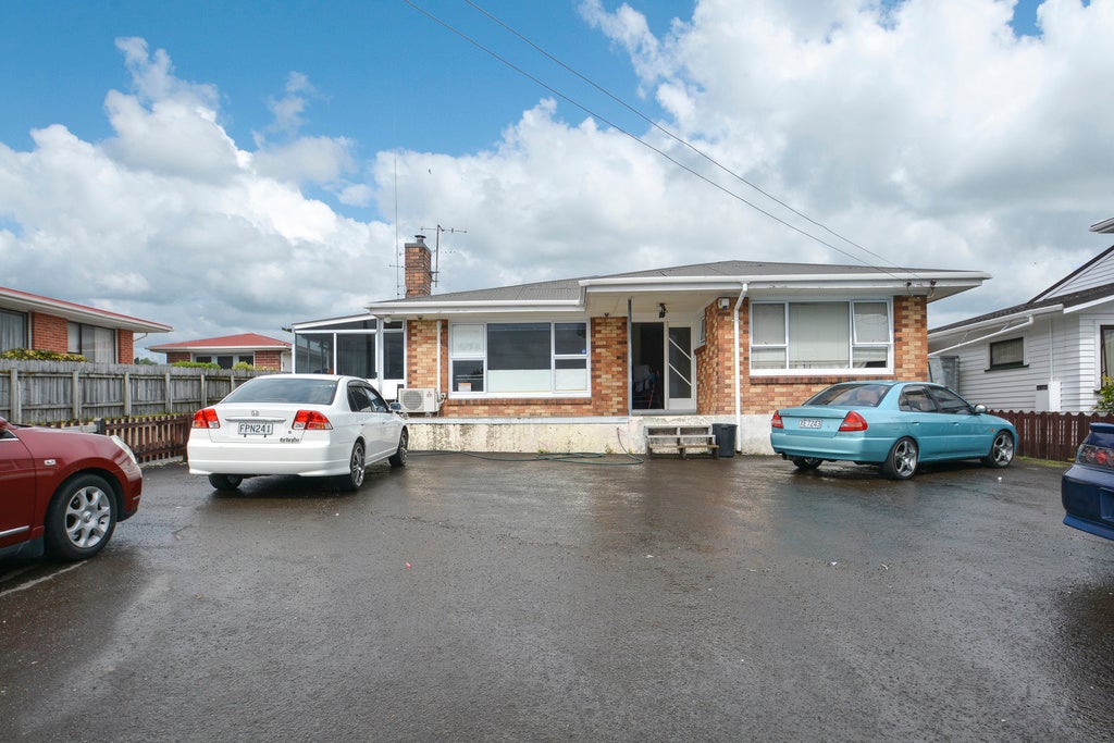 88 Chadwick Road, Greerton, Tauranga - Carousel 1