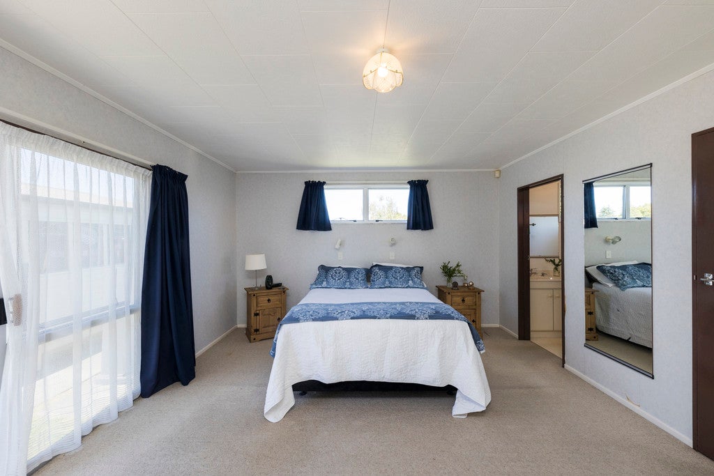 129 Apollo Parade, Milson, Palmerston North - Carousel 19