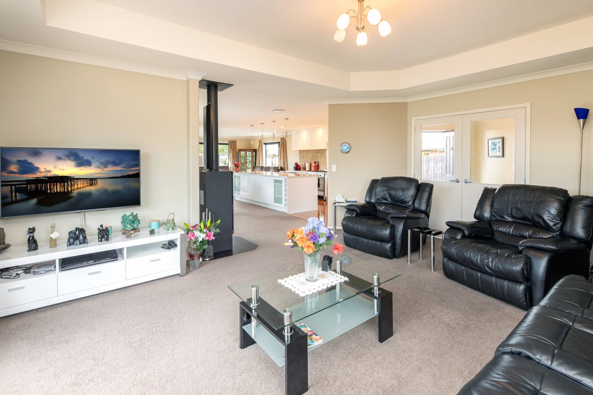 9 Sea Eagles Place, North New Brighton, Christchurch - Carousel 2