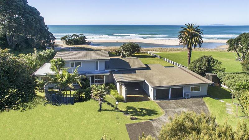 112 Bambury Place, Onemana, Whangamata - Carousel 1