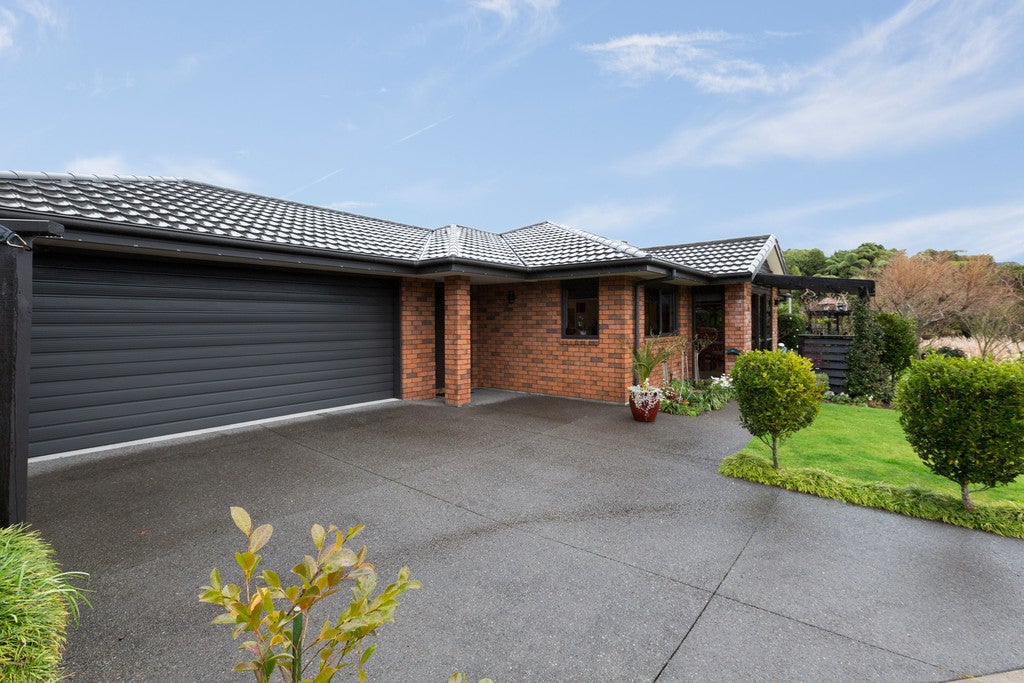 20 Ainslee Street, Highlands Park, New Plymouth - Carousel 2