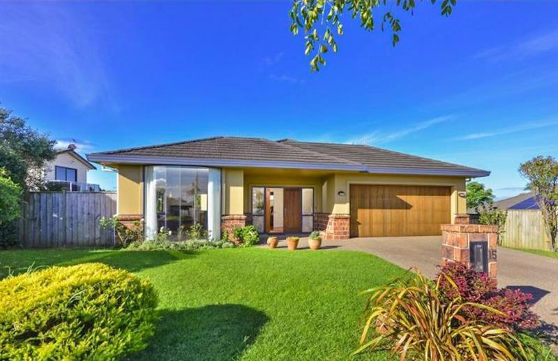 15 Mackwell Road, Fairview Heights, Auckland - Carousel 1