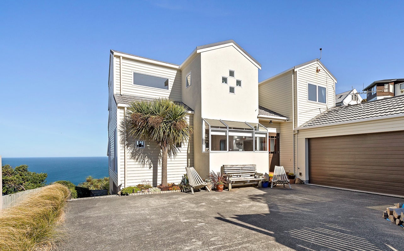 18 Signallers Grove, Strathmore Park, Wellington - Carousel 1
