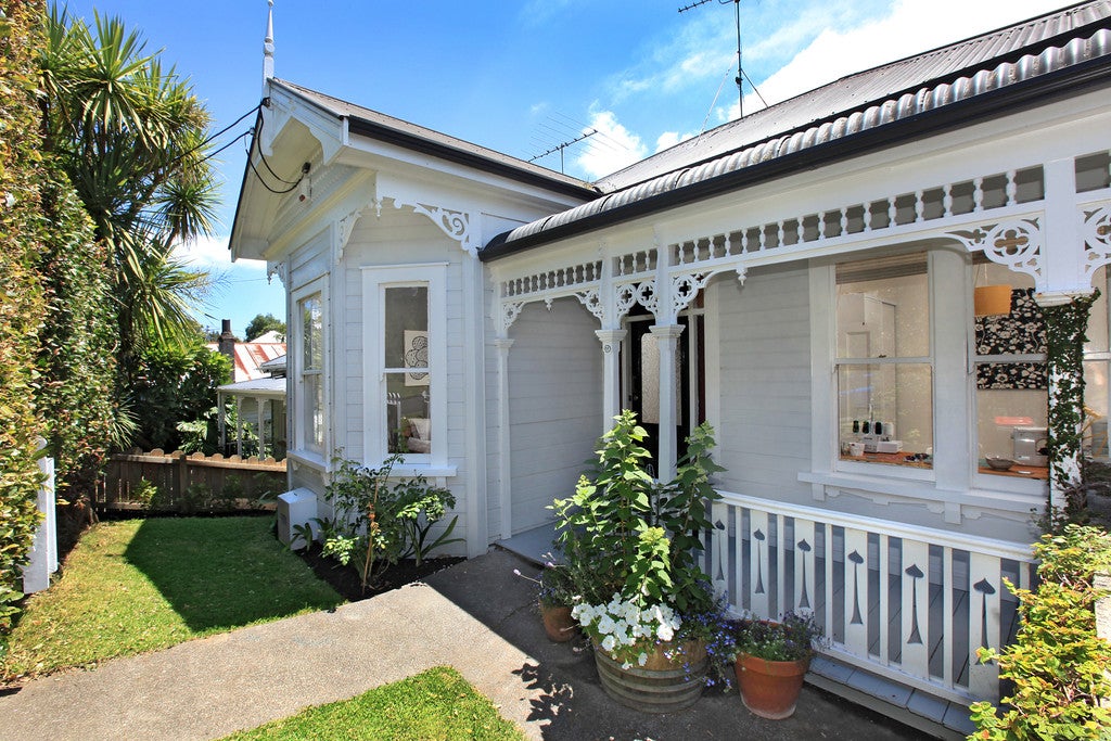 27 Third Avenue, Kingsland, Auckland - Carousel 1