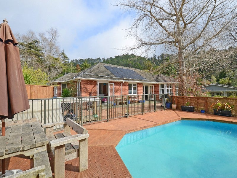 438 Stokes Valley Road, Stokes Valley, Lower Hutt - Carousel 1