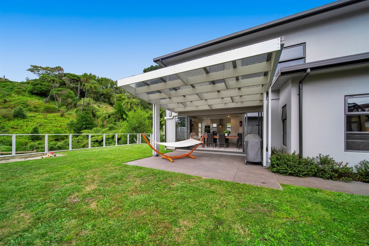 13 Te Arakete Place, Hurworth, New Plymouth - Carousel 1