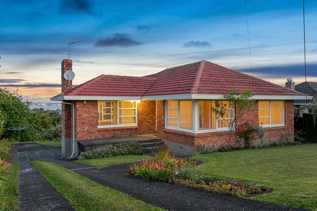98 Ocean View Road, Northcote, Auckland - Carousel 2