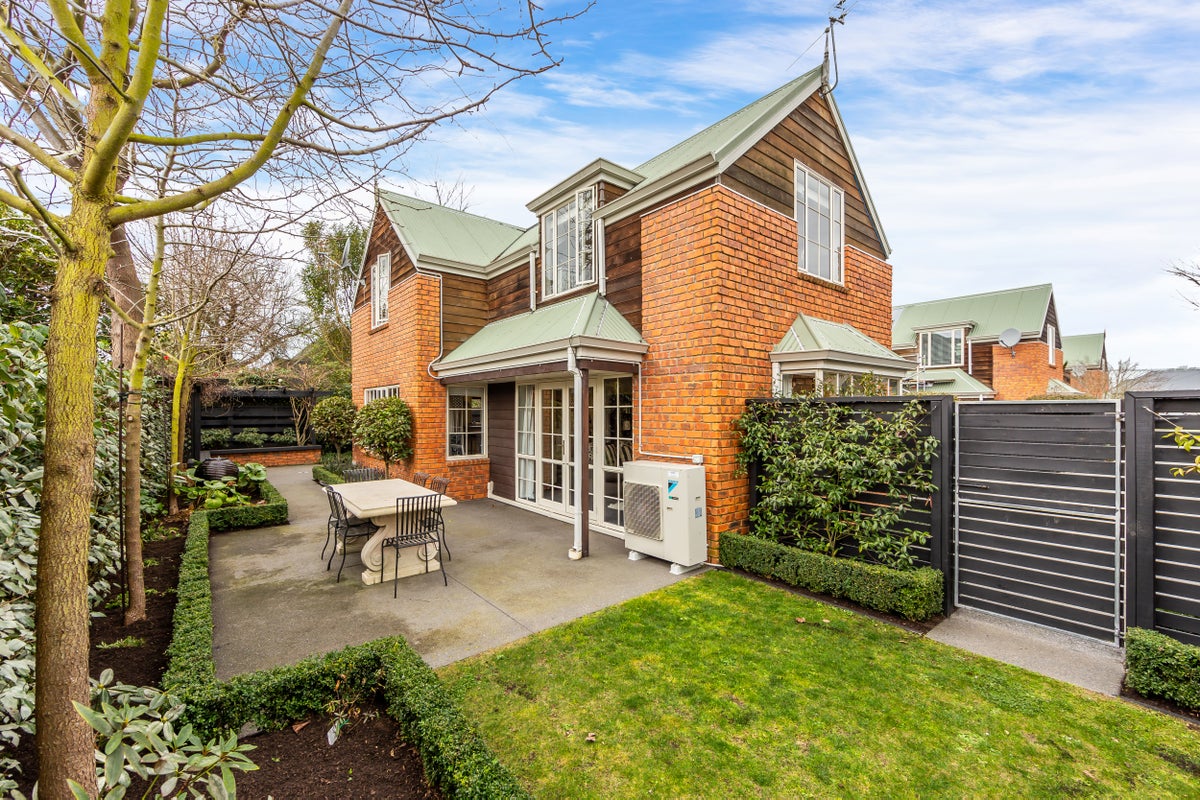 3/61 Hawkesbury Avenue, St Albans, Christchurch - Carousel 1