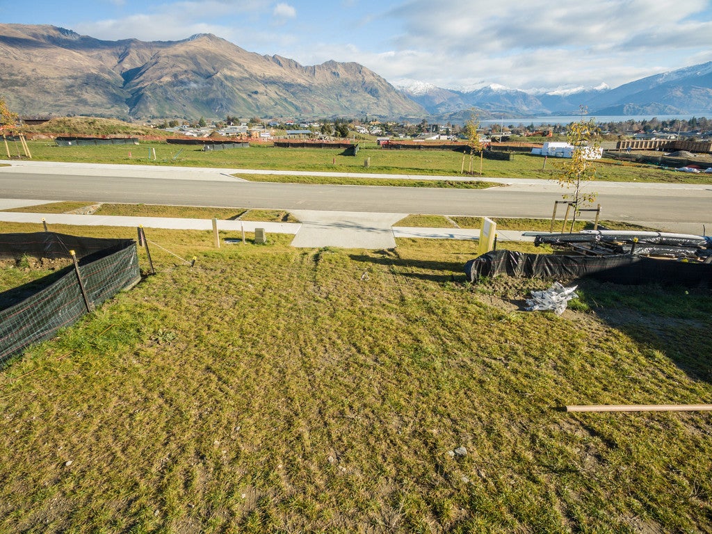 11 Scurr Terrace, WANAKA - Carousel 1