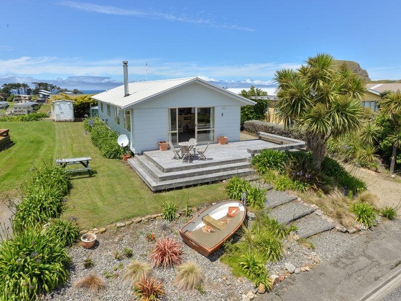 31 Guthrie Crescent, Castlepoint - Carousel 1