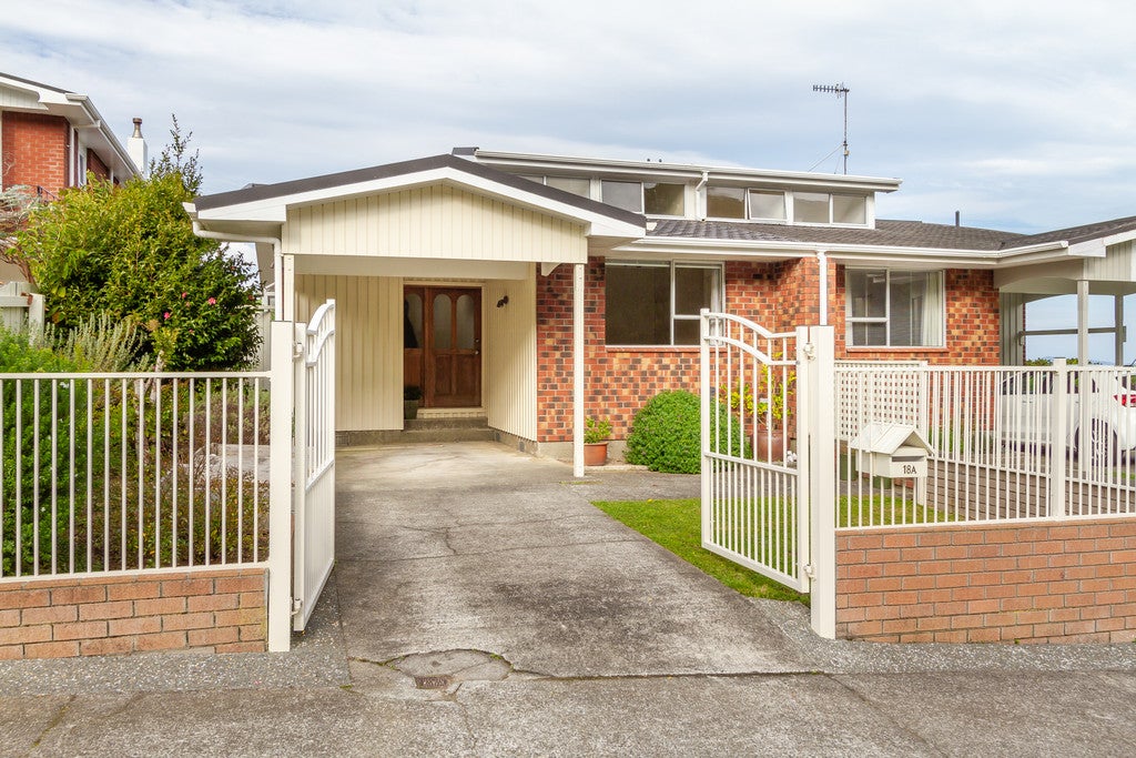 18A Camellia TCE, MAUNGARAKI, LOWER HUTT - Carousel 1