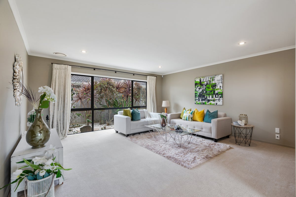 3 Ravine Lane, Oteha, Auckland - Carousel 2