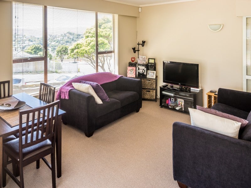 37 Akaroa Drive, Maupuia, Wellington - Carousel 2