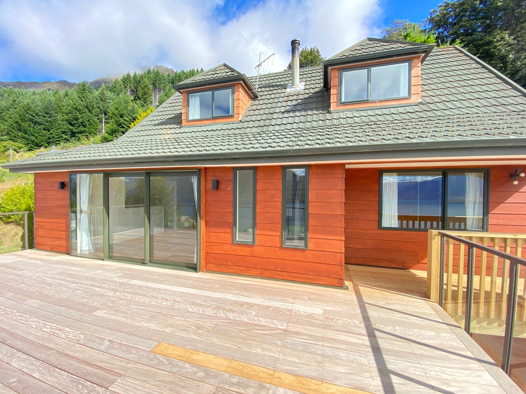 127 Wynyard Crescent, Fernhill, Queenstown - Carousel 1