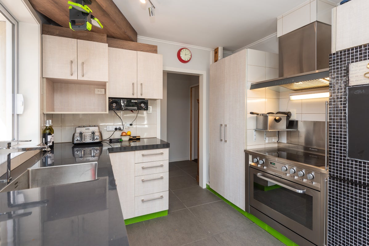 4/50 Cranford Street, St Albans, Christchurch - Carousel 2
