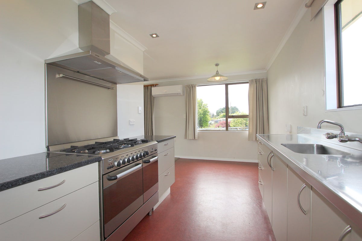 12 Fell Street, Grovetown, Blenheim - Carousel 2