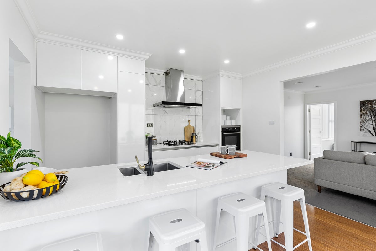 1/93 Wilkie Crescent, Naenae, Lower Hutt - Carousel 2