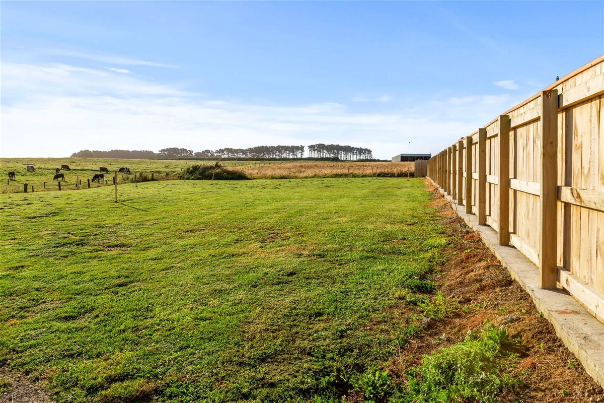 22C Larlin Drive, Hawera - Carousel 6