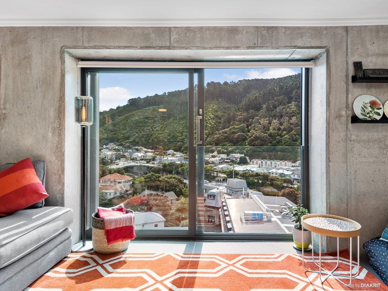 1002/111 Molesworth Street, Thorndon, Wellington - Carousel 2