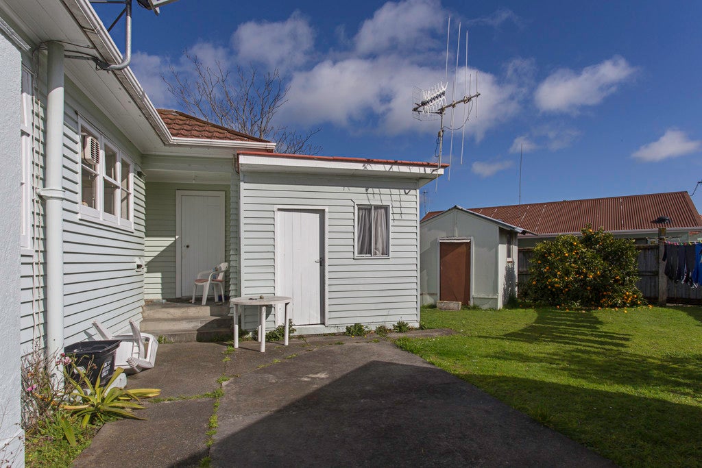 8 Mansford Place, West End, Palmerston North - Carousel 2