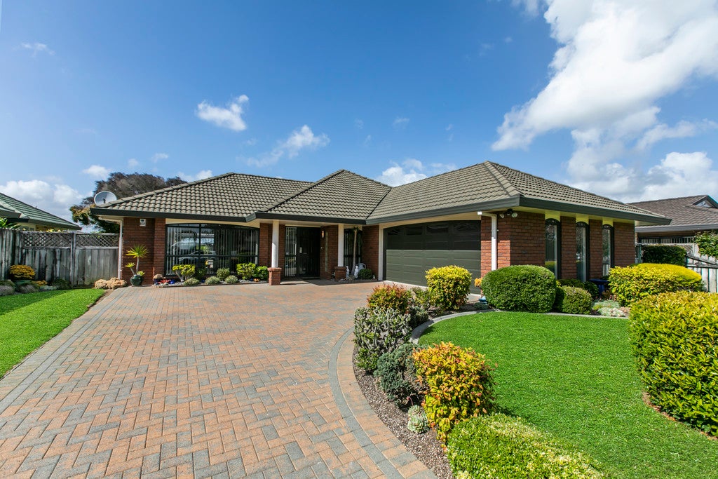 30 Longford Park Drive, Takanini, Auckland - Carousel 1