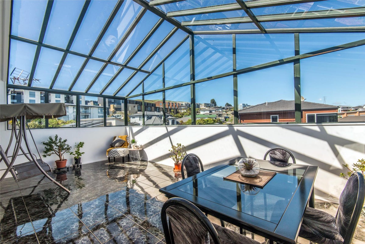 6 Ashwood Street, Woodridge, Wellington - Carousel 1