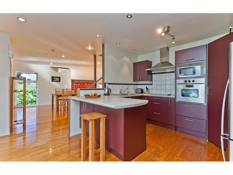 19A Clairville Crescent, Wai o Taiki Bay, Auckland - Carousel 2