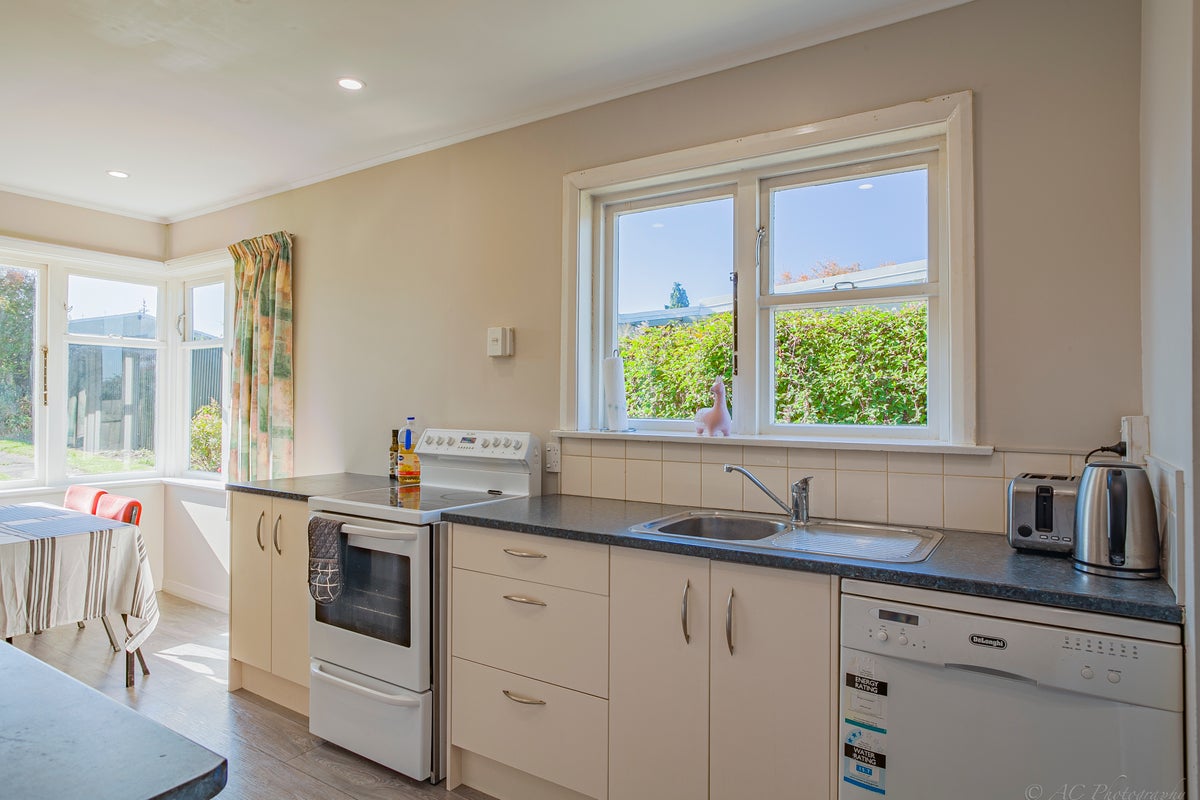 11 Hassall Street, Parkside, Timaru - Carousel 2