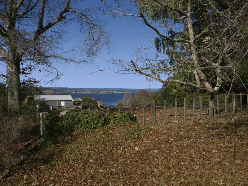 16 Ewing Grove, Acacia Bay, Taupo - Carousel 1