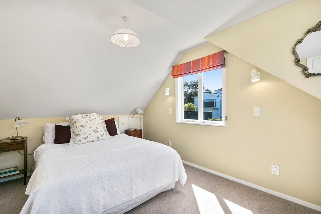 24 Lochiel Road, Khandallah, Wellington - Carousel 21
