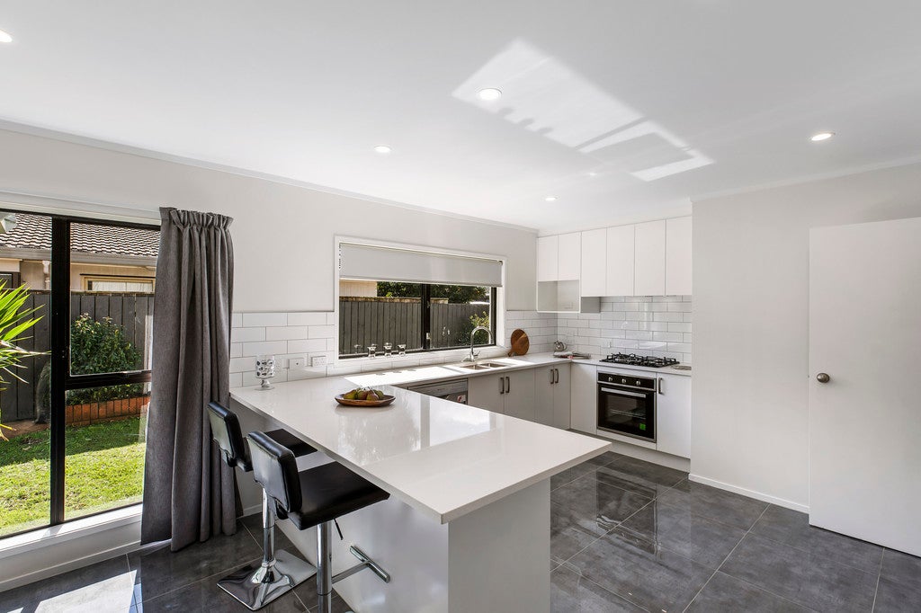 215 Walter Strevens Drive, Conifer Grove, Takanini - Carousel 2