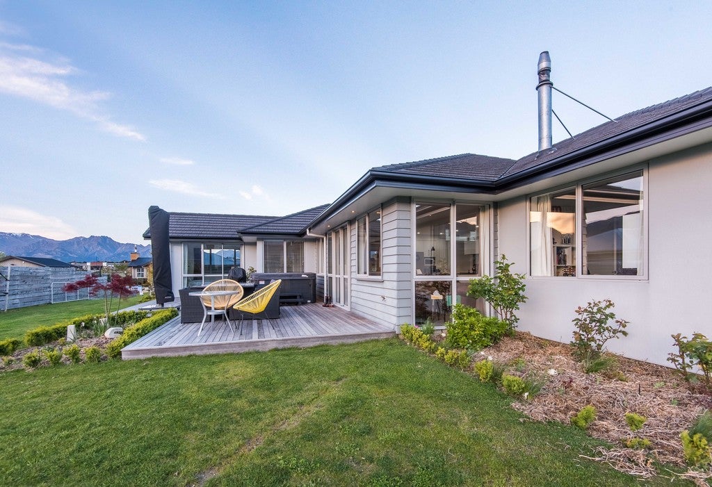 8 Sunnyside Lane, Wanaka - Carousel 17