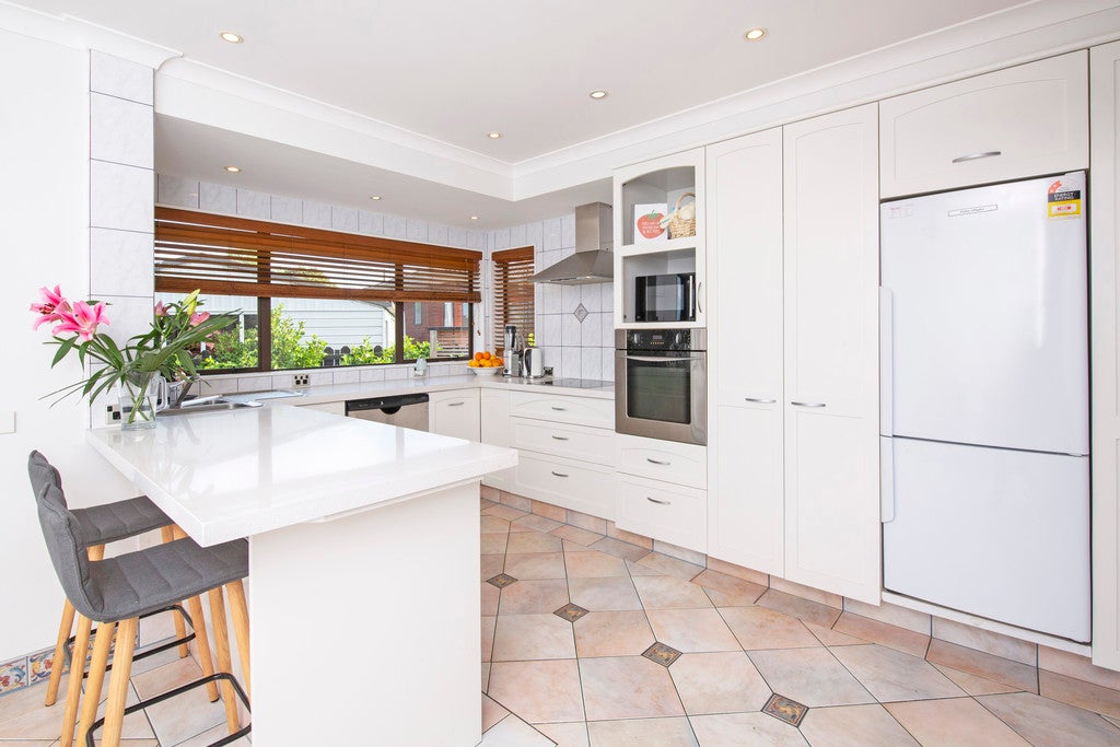 8 Kenwick Place, Burswood, Auckland - Carousel 2
