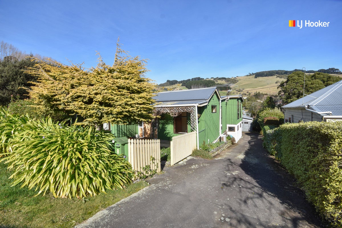 8 Dickson Street, Macandrew Bay, Dunedin - Carousel 1