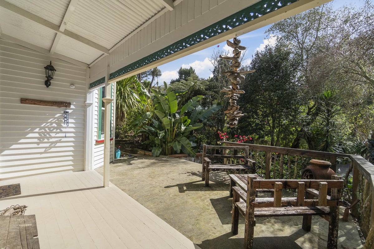 135 Wairere Road, Waitakere, Auckland - Carousel 2