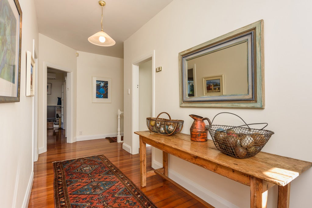 20 Friend Street, Karori, Wellington - Carousel 2
