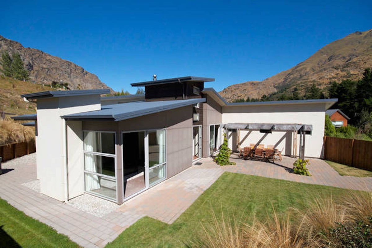 25 Redfern Terrace, Arthurs Point, Queenstown - Carousel 1