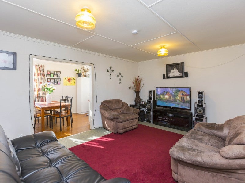 30 FLORA MCCURDY WALK, Ebdentown, UPPER HUTT - Carousel 1