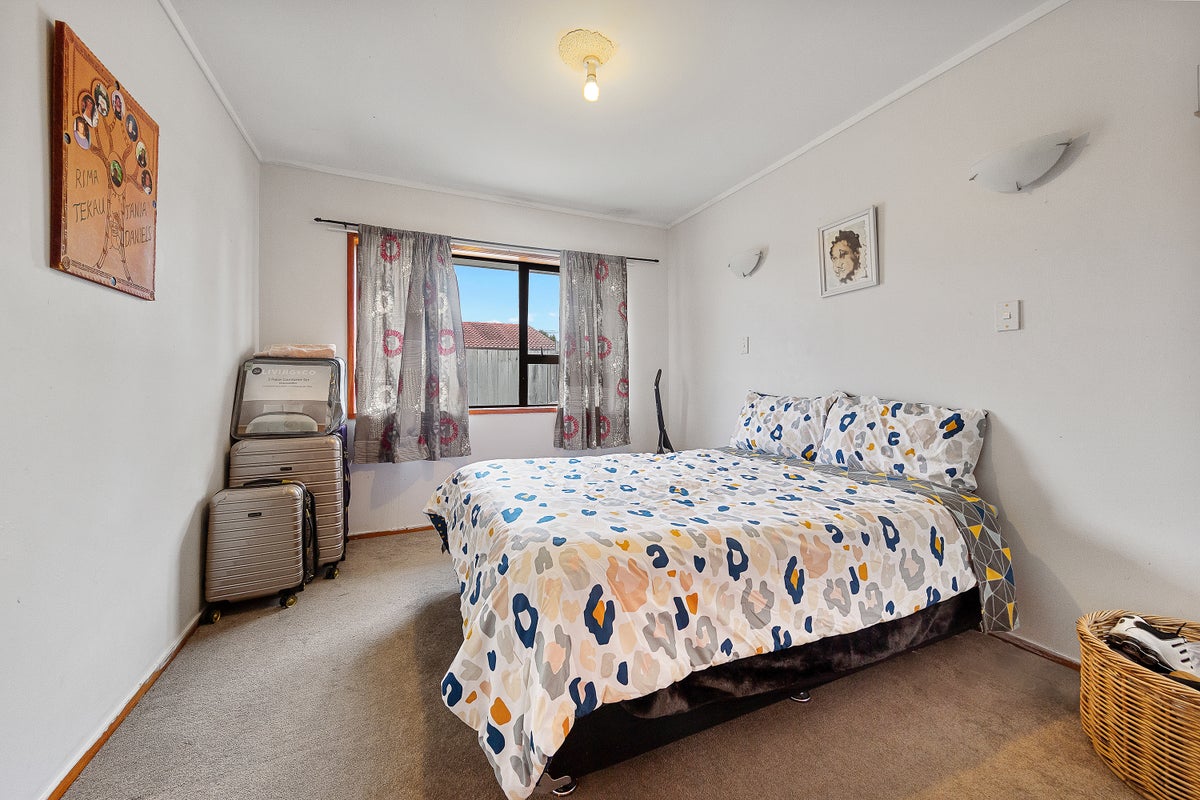 1/15 Berwyn Avenue, Takanini, Auckland - Carousel 1