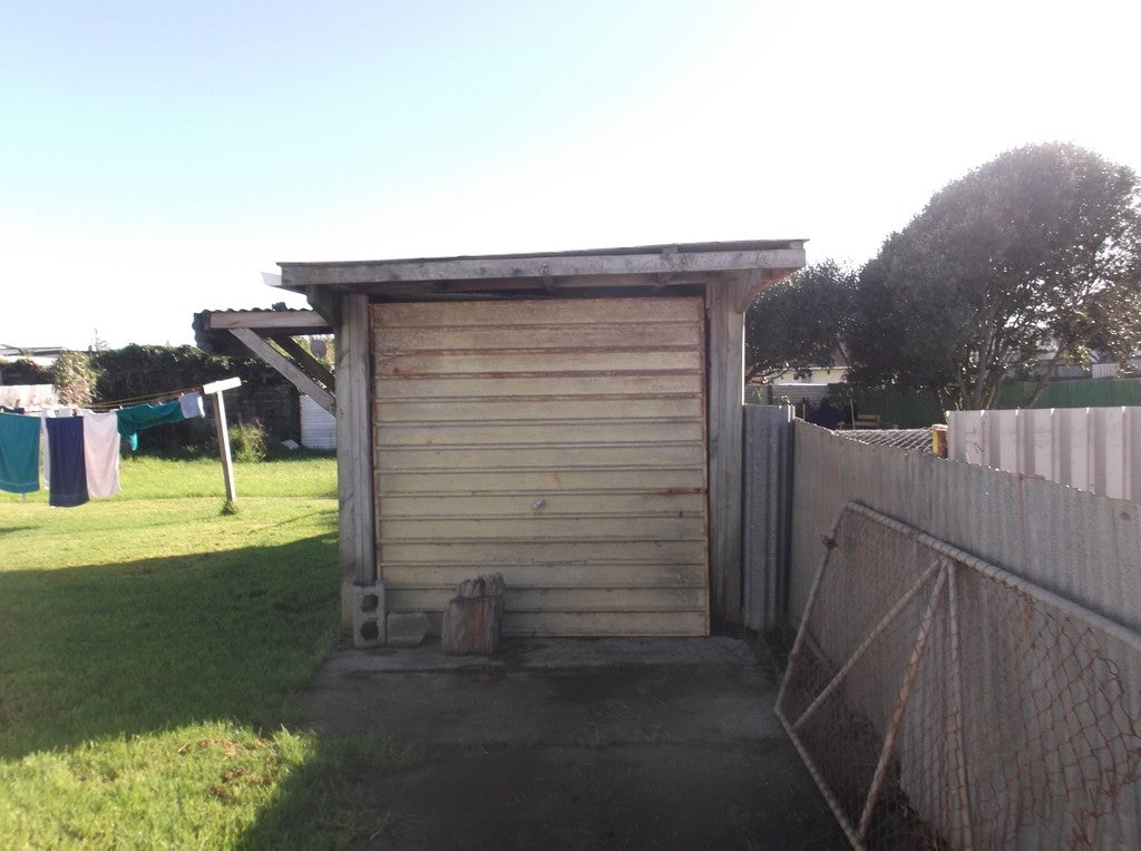 3 Manuka Street, Castlecliff, Whanganui - Carousel 2