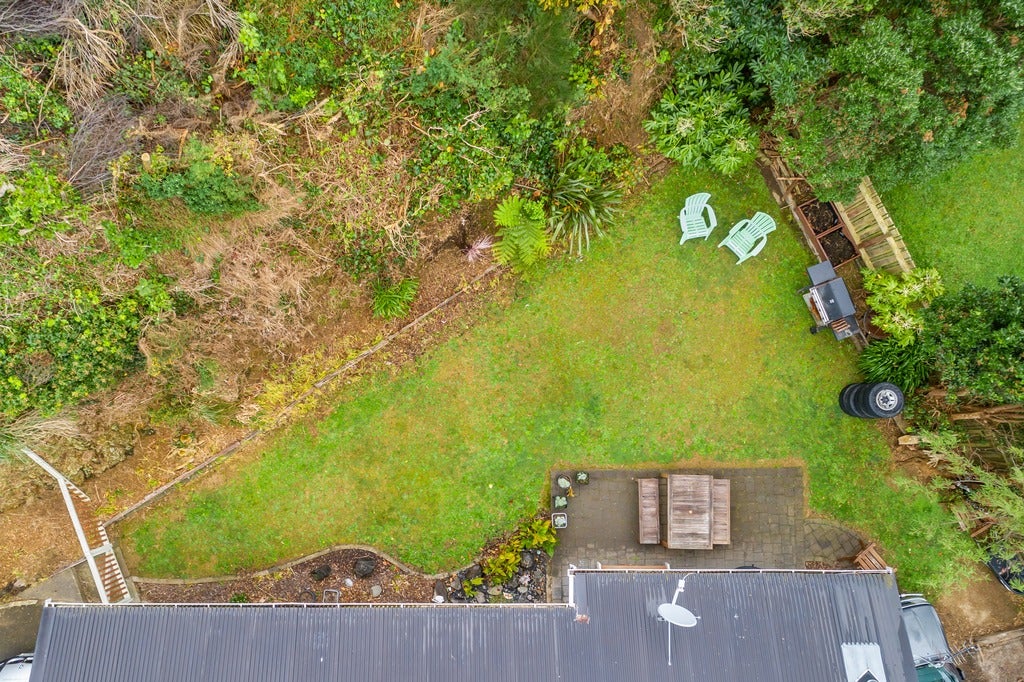 42 Rembrandt Avenue, Tawa, Wellington - Carousel 2